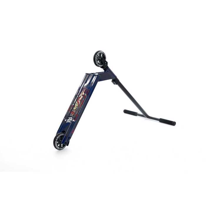 District Titus Scooter - Gloss Blue/Black District Titus Patini - Gloss Blue/Black